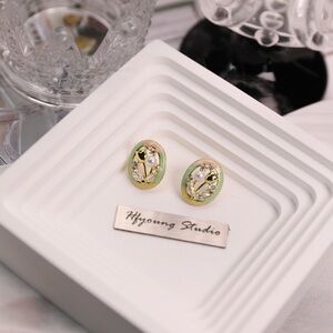 Tulip Freshwater Pearl Earrings